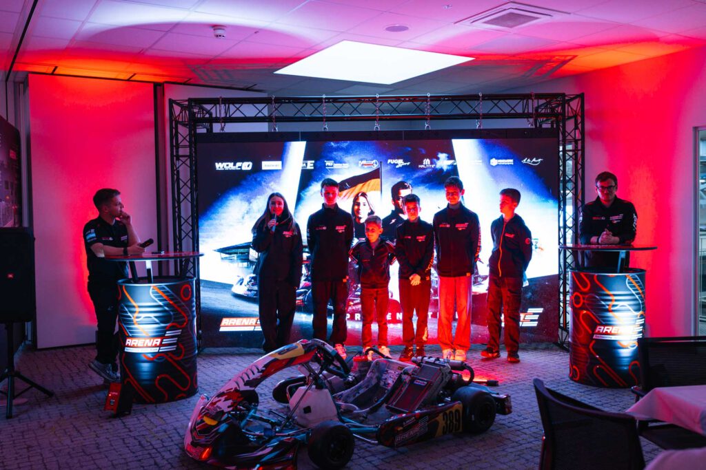 Nils Tröger und Fabian Kreim bei der Teampräsentation. Das Team der jungen Fahrer wird vorgestellt.
