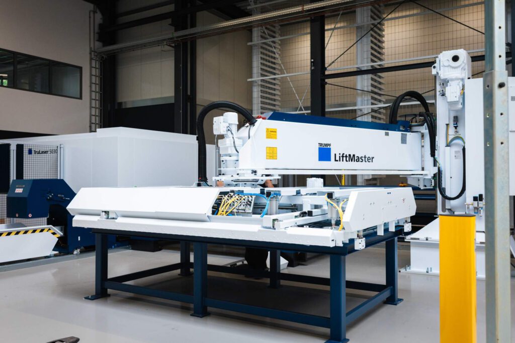 TRUMPF LiftMaster Automatisierungssystem für die effiziente Materialhandhabung in der Metallbearbeitung bei Maltitz Metallbau.
