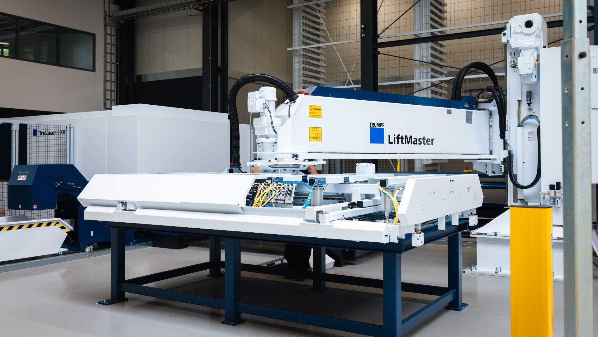 TRUMPF LiftMaster Automatisierungssystem für die effiziente Materialhandhabung in der Metallbearbeitung bei Maltitz Metallbau.